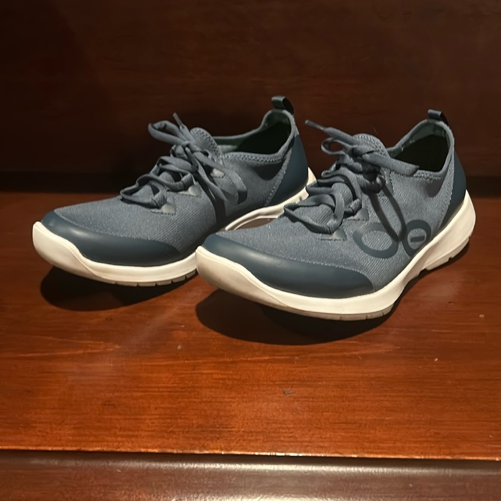 Women’s Oofos OOMG Sport LS Low Sneakers